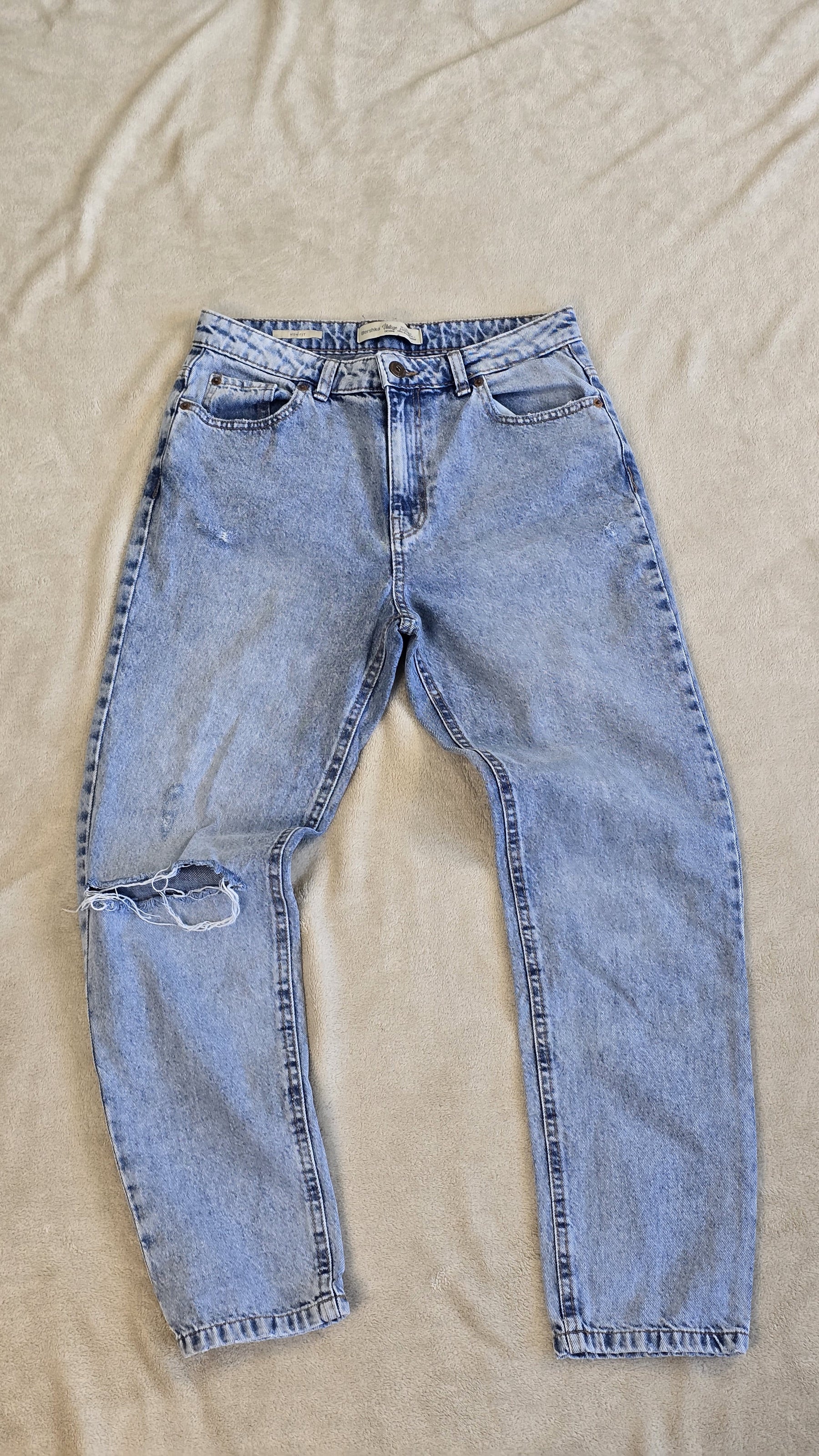 Bershka - Jeans Mom Fit (38)