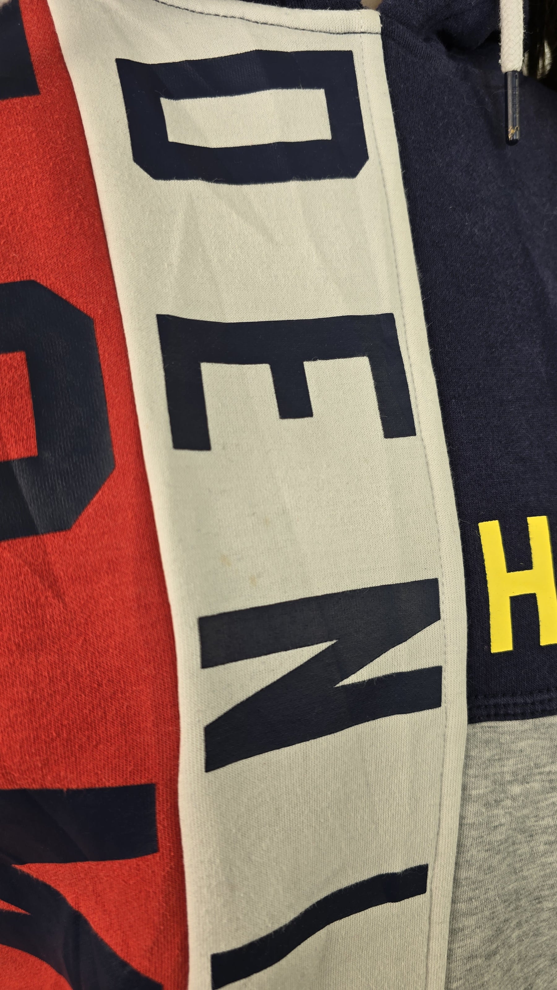 Tommy Hilfiger - Pull à Capuche Coloré (M)